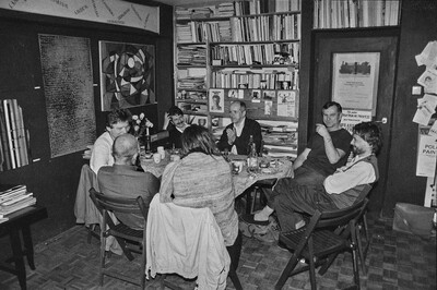 J&oacute;zef Robakowski, "Meeting at the Exchange Gallery", Exchange Gallery, Ł&oacute;dź, 1987