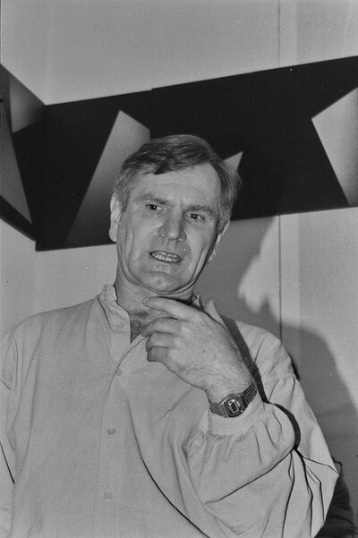 J&oacute;zef Robakowski, "Energy Corners Office", Wschodnia Gallery, Ł&oacute;dź, 1987