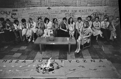 Jerzy Bereś, "Political Mass", part of "Fact Art", Bydgoszcz, 1981