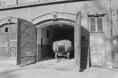 Exhibition "Construction in Process" (documentation), Ł&oacute;dź, 1990